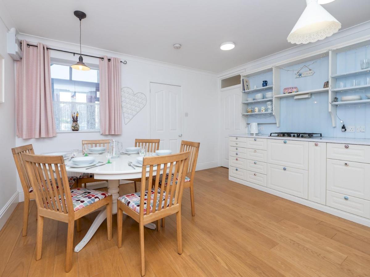 Pass The Keys Spacious Family Home With Parking Bath Exteriör bild