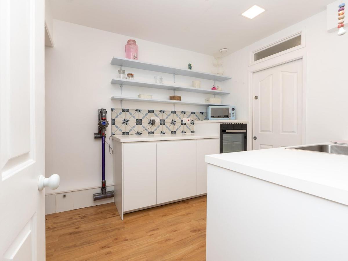 Pass The Keys Spacious Family Home With Parking Bath Exteriör bild