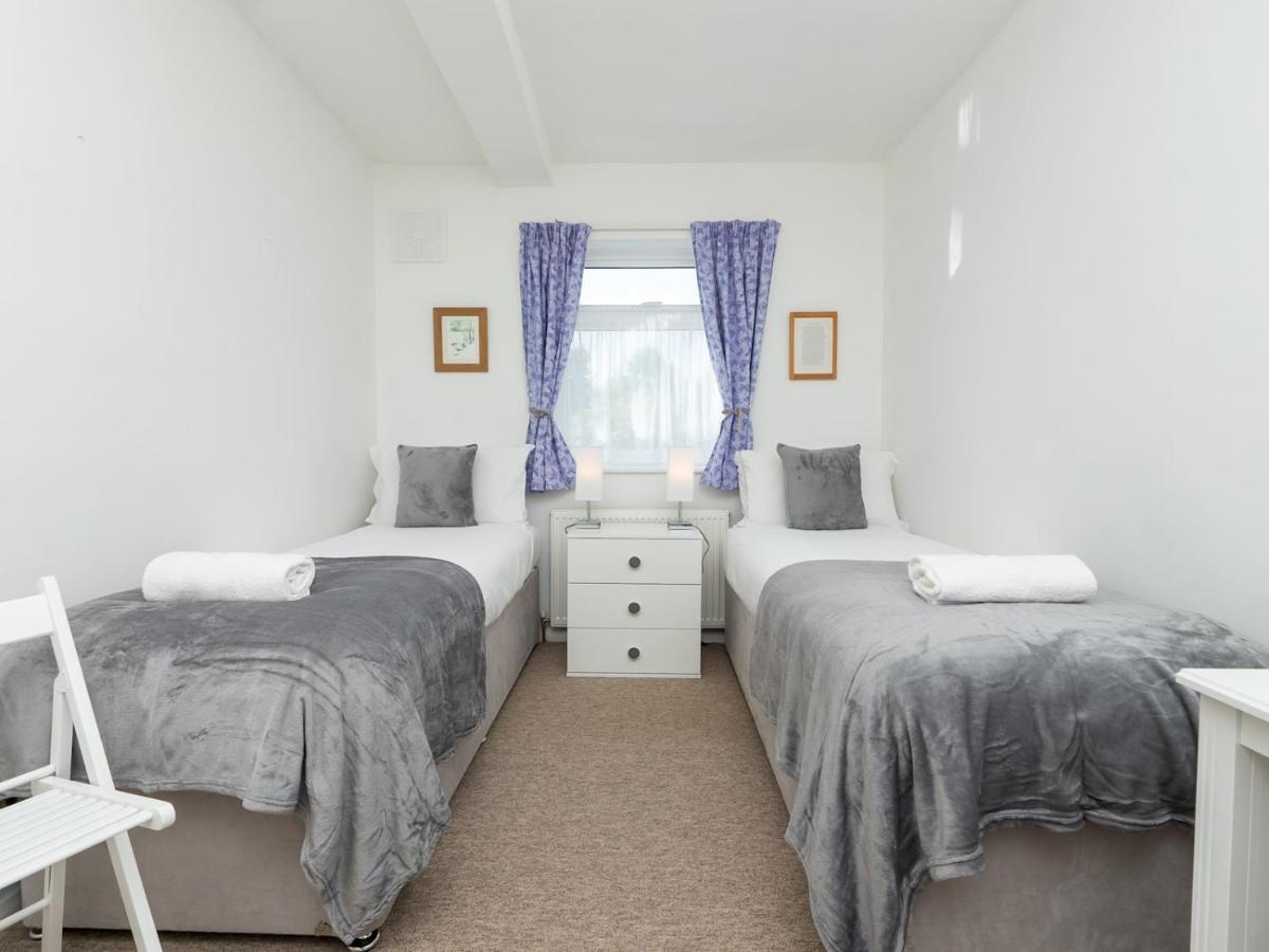 Pass The Keys Spacious Family Home With Parking Bath Exteriör bild