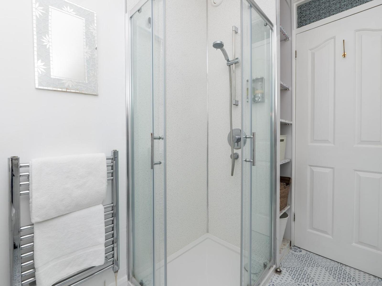 Pass The Keys Spacious Family Home With Parking Bath Exteriör bild