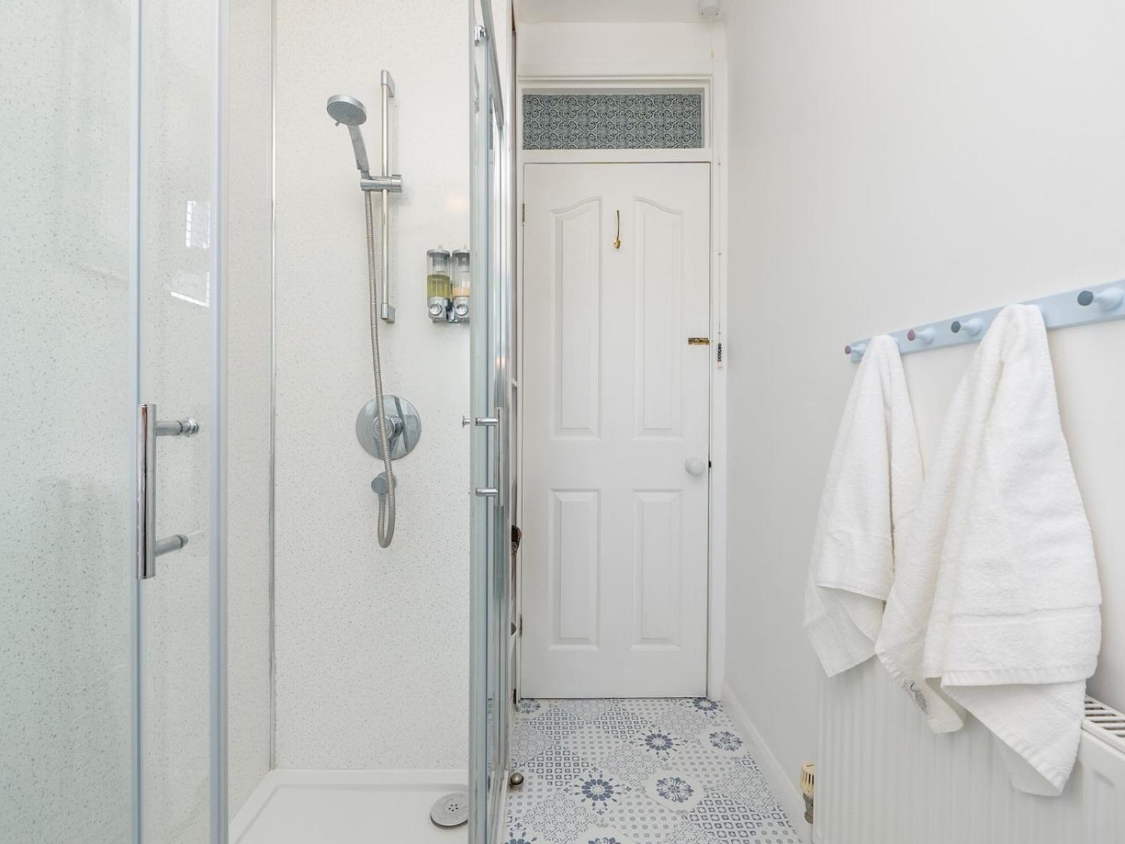 Pass The Keys Spacious Family Home With Parking Bath Exteriör bild